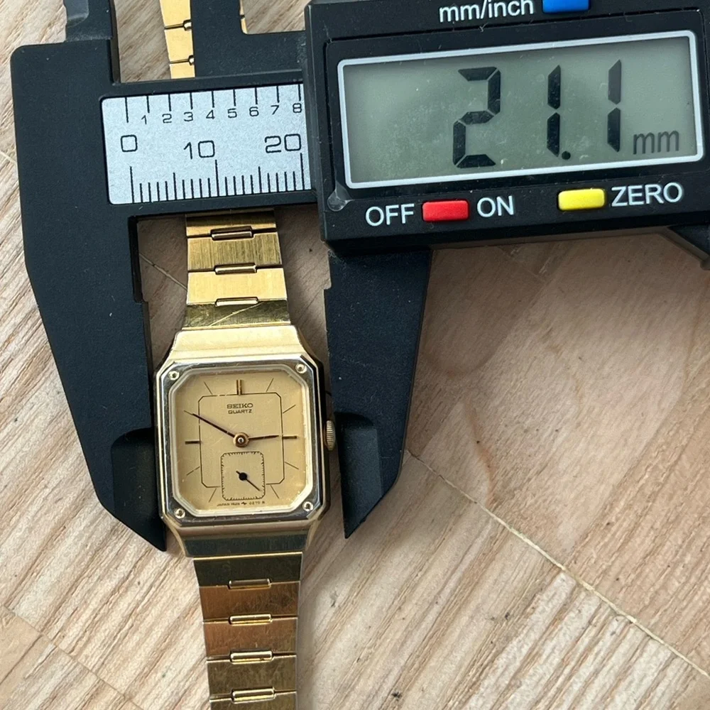 Seiko Super Rare Vintage Ladies Watch Octagonal Gold Dial Gold Bracelet